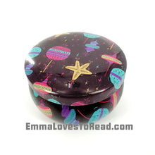 Load image into Gallery viewer, Essential Oil Infused Soy Wax Aromatic Candle - Christmas Metal Tin