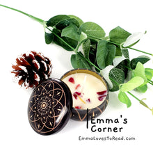 Load image into Gallery viewer, Essential Oil Infused Soy Wax Aromatic Candle with Flower Petals - Metal Tin