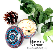 Load image into Gallery viewer, Essential Oil Infused Soy Wax Aromatic Candle with Flower Petals - Metal Tin